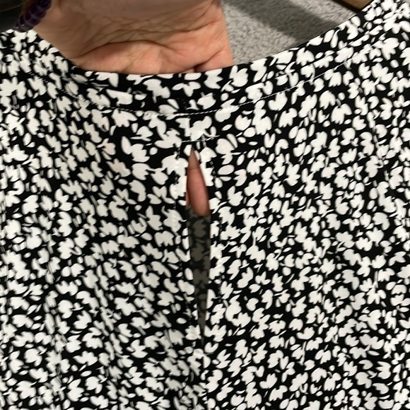 NEW Vince Camuto Womens XL Printed Split-Back Key Rich Black Small Floral Multi - Picture 9 of 10